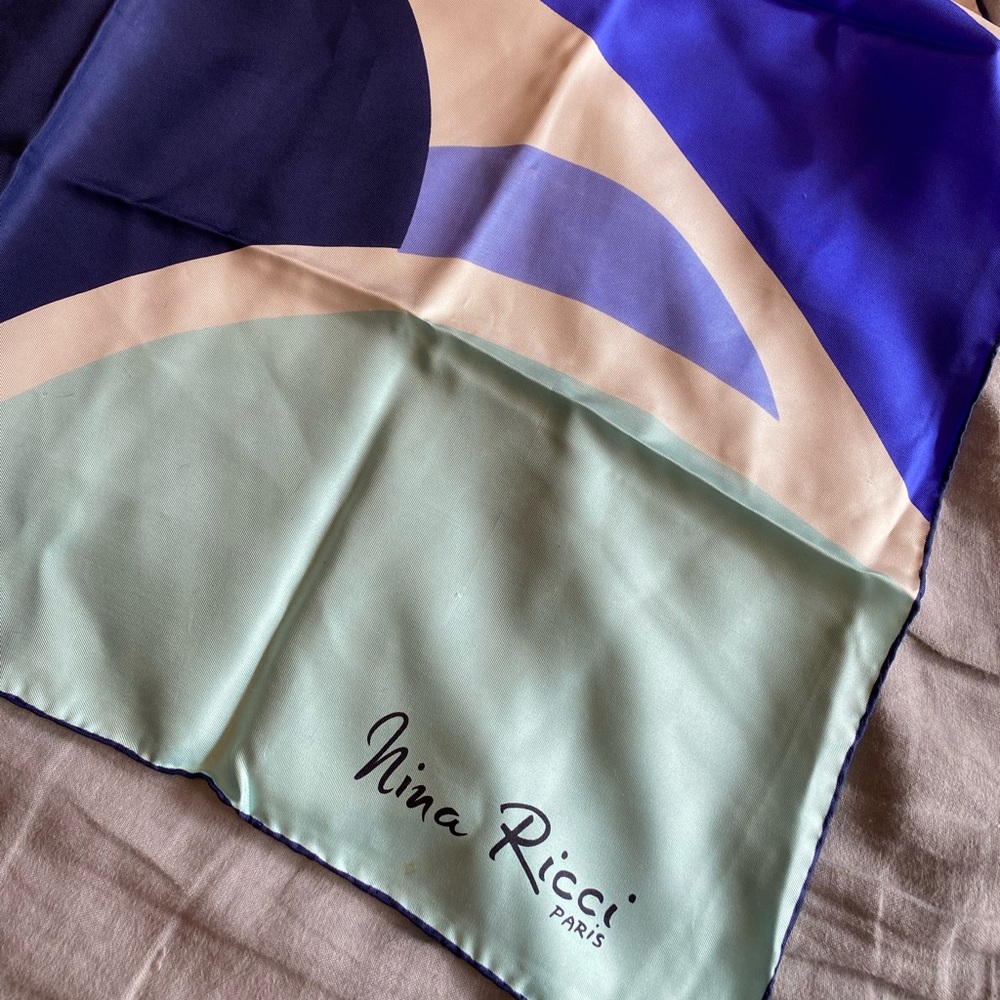 Vintage NINA RICCI PARIS Silk Scarf Square Blue White Rolled Hem Abstract Circle - Picture 5 of 7